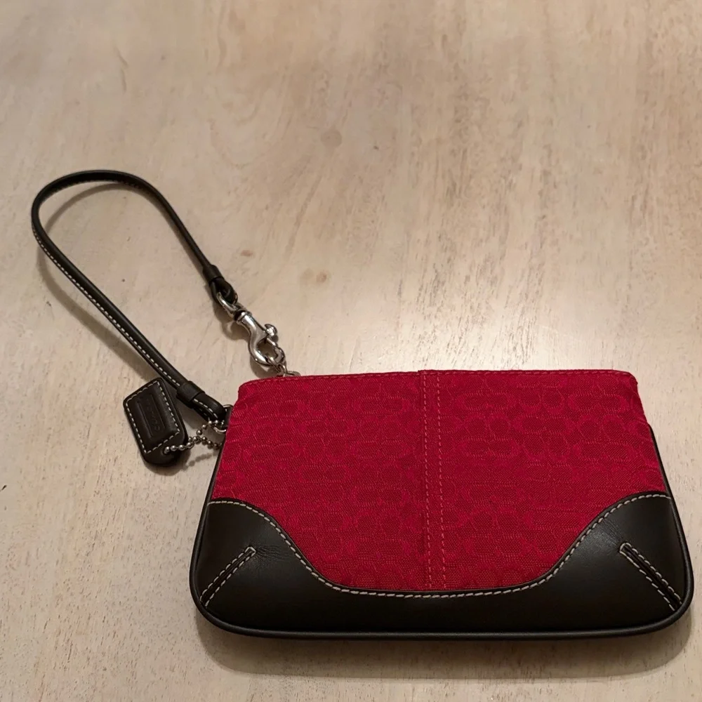 Vintage Coach Soho Wristlet - Picture 4 of 12